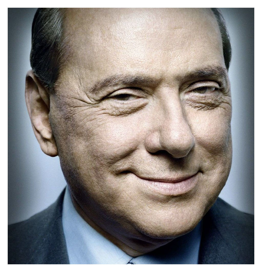 Fotoritratto di Silvio Berlusconi anziano ma in buone condizioni fisiche